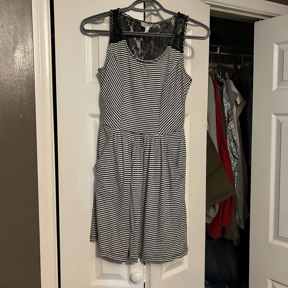 💥 5 for $15 - dELiA*s Monochrome Striped Dress with Lace Accents